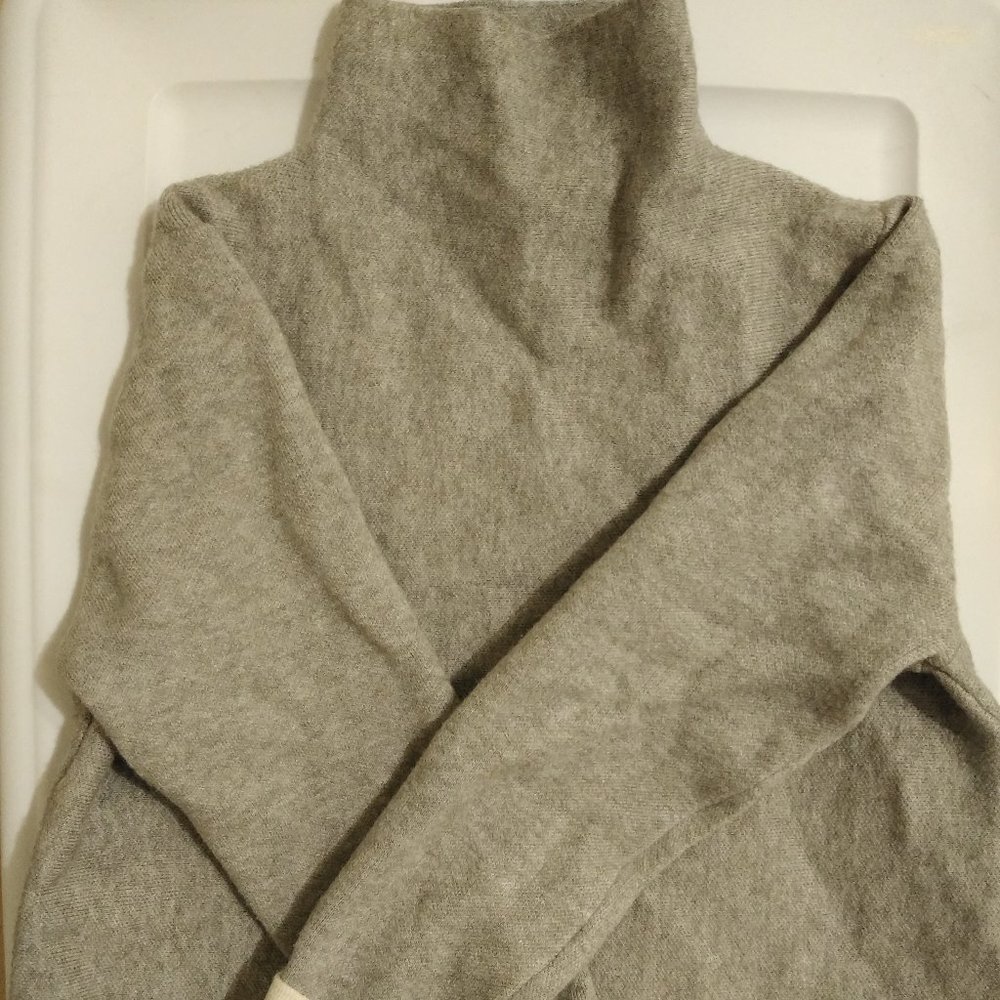 Turtle neck long sleeve with zippers